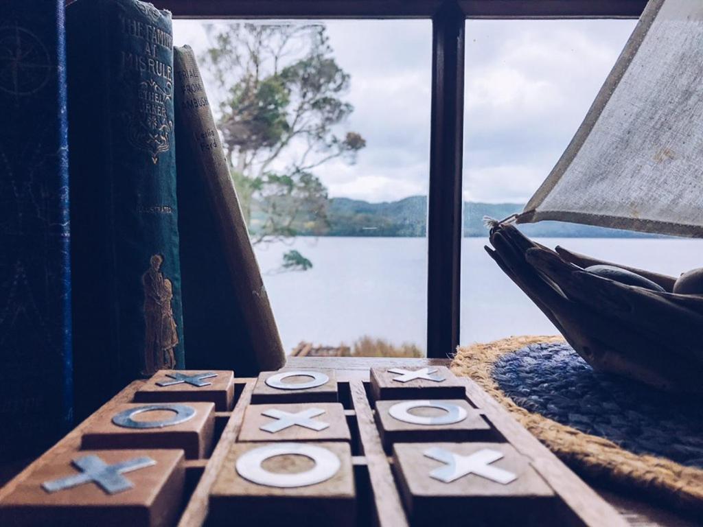 Salt Box Hideaway Apartment สตรอน ภายนอก รูปภาพ