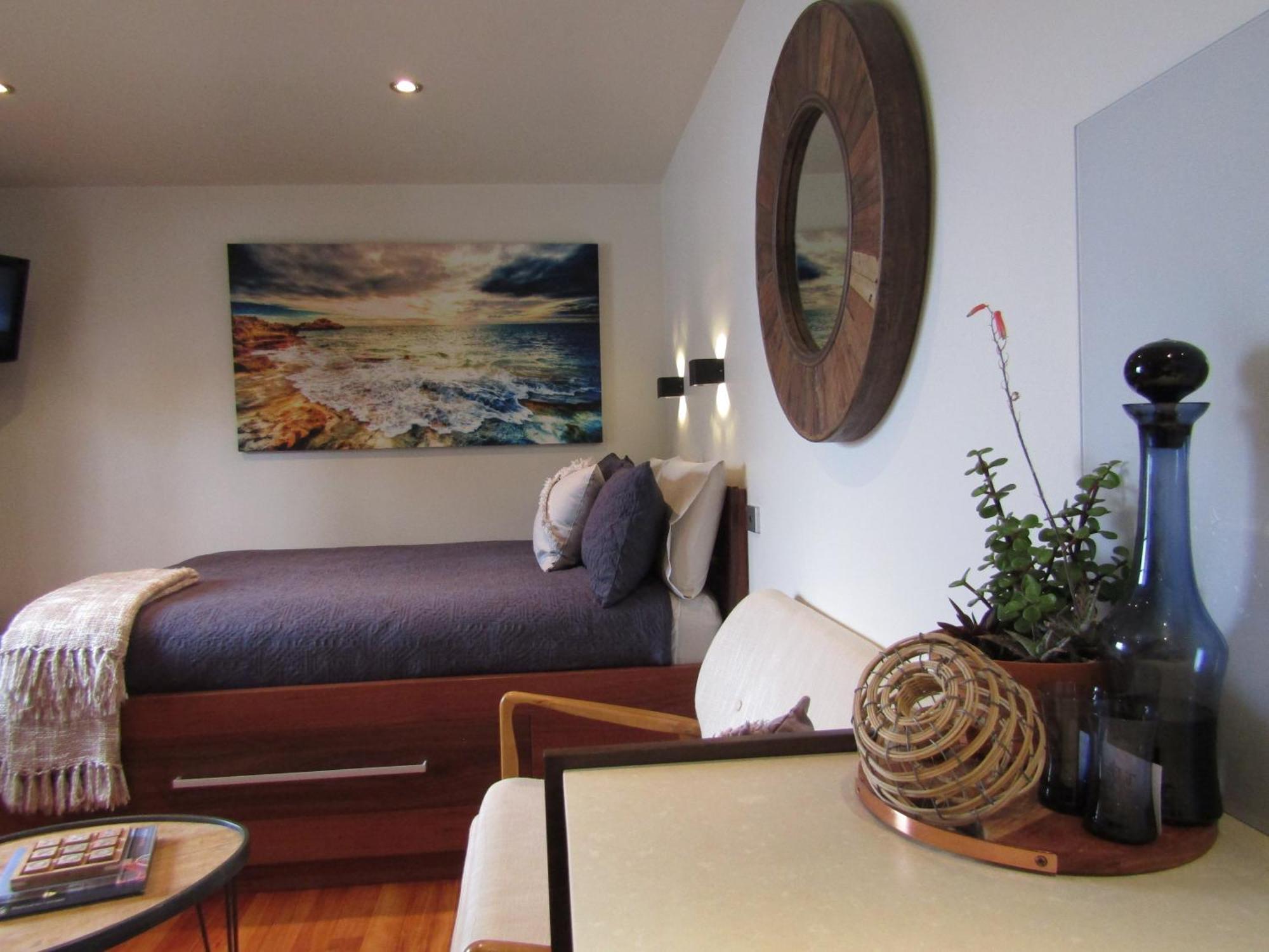 Salt Box Hideaway Apartment สตรอน ภายนอก รูปภาพ